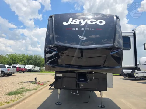 Photos of 2027 Jayco Siesmic 399 for sale in Sulphur Springs, TX at Liberty Trail RV - Sulphur Springs