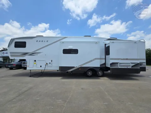 More photos of 2027 Jayco Eagle 367TBTS at Liberty Trail RV - Sulphur Springs, TX
