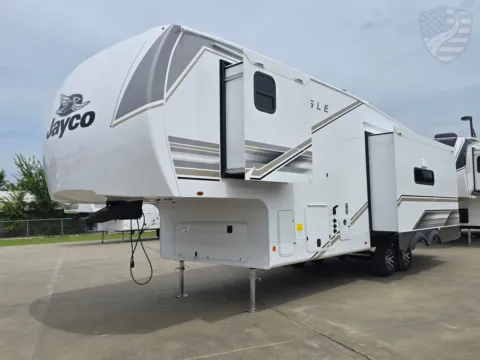 Photos of 2027 Jayco Eagle Sle 30RLT for sale in Sulphur Springs, TX at Liberty Trail RV - Sulphur Springs