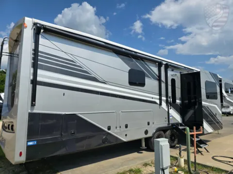 More photos of 2027 Jayco Pinnacle 39FLOK at Liberty Trail RV - Sulphur Springs, TX