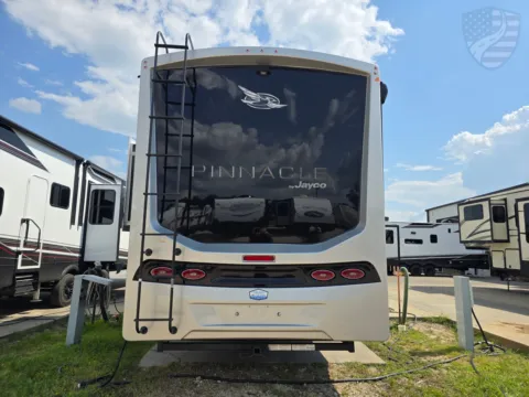 More photos of 2027 Jayco Pinnacle 39FLOK at Liberty Trail RV - Sulphur Springs, TX