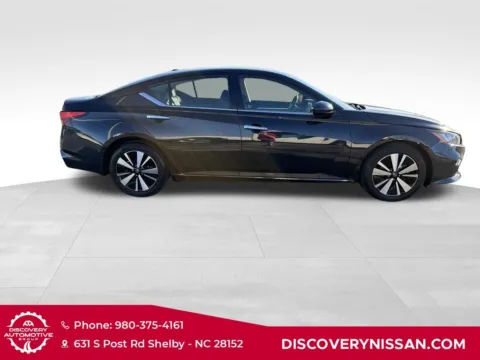 More photos of 2022 Nissan Altima 2.5 SV at Discovery Nissan, NC
