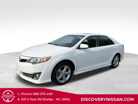 White 2014 Toyota Camry SE for sale in Shelby, NC