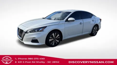 White 2022 Nissan Altima 2.5 SV for sale in Shelby, NC