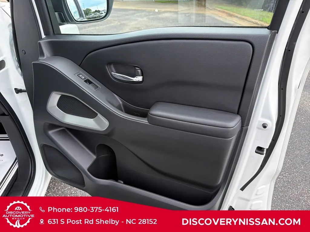 2025 Nissan Frontier SV - Photo 38