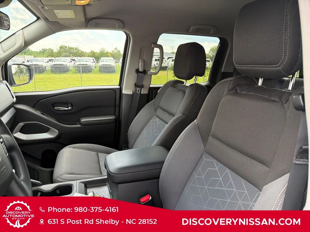 2025 Nissan Frontier SV - Photo 13