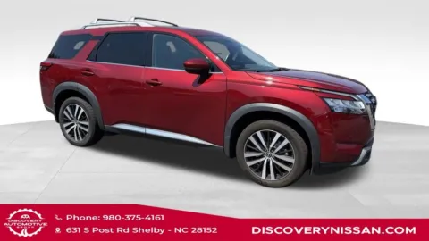 More photos of 2023 Nissan Pathfinder Platinum at Discovery Nissan, NC
