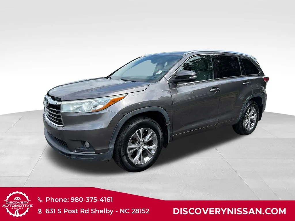 Gray 2015 Toyota Highlander XLE V6 for sale in Shelby, NC