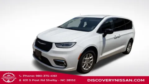 White 2024 Chrysler Pacifica Touring L for sale in Shelby, NC