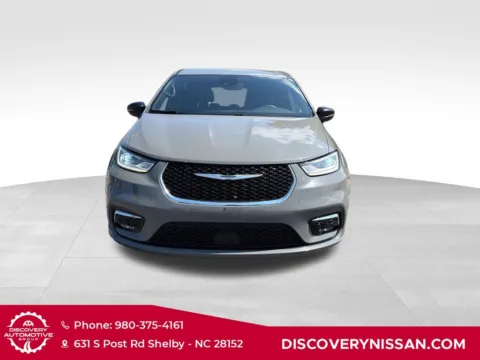 Photos of 2025 Chrysler Pacifica Select for sale in Shelby, NC at Discovery Nissan