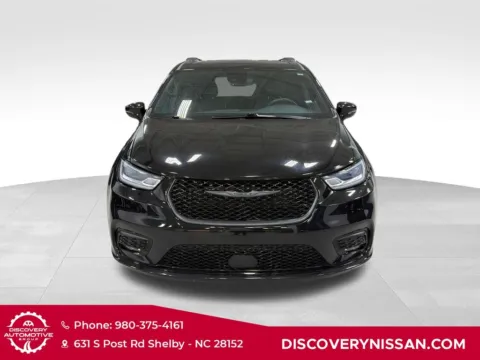 Photos of 2025 Chrysler Pacifica Limited for sale in Shelby, NC at Discovery Nissan