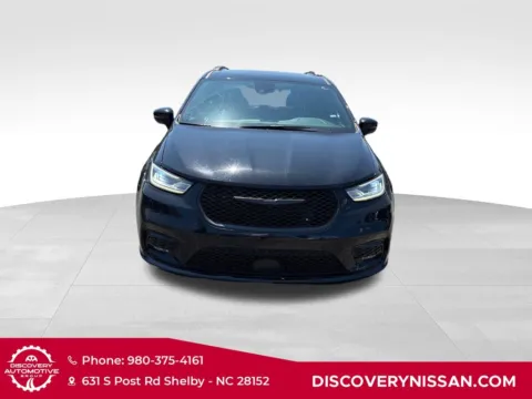 Photos of 2025 Chrysler Pacifica Limited for sale in Shelby, NC at Discovery Nissan