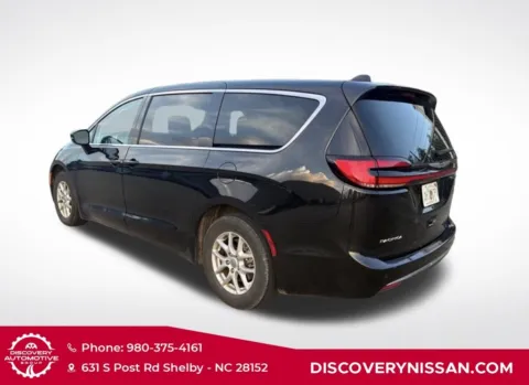 Photos of 2025 Chrysler Pacifica Limited for sale in Shelby, NC at Discovery Nissan