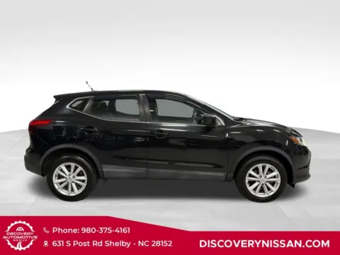 More photos of 2017 Nissan Rogue Sport S at Discovery Nissan, NC