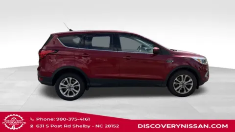 More photos of 2019 Ford Escape SE at Discovery Nissan, NC