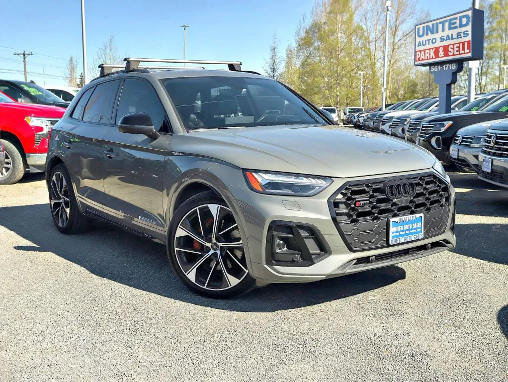 2023 Audi SQ5 Prestige's photo