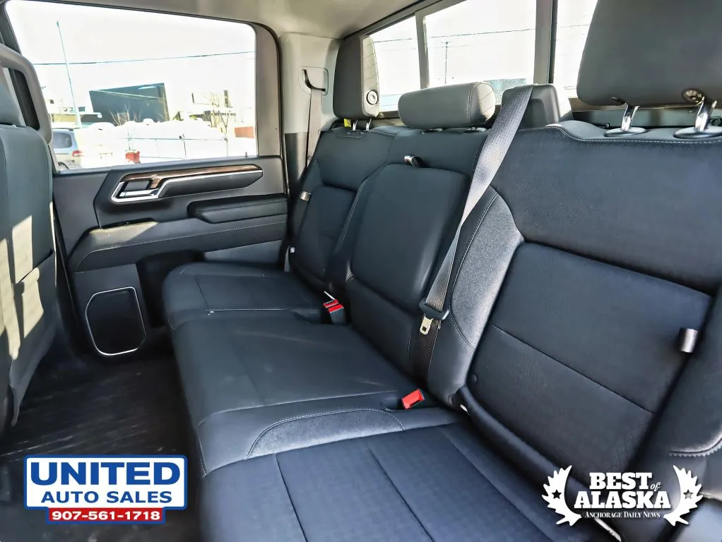 Chevrolet 3500HD photo 13