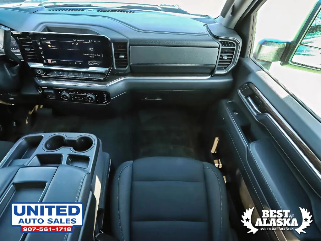 Chevrolet 3500HD photo 16