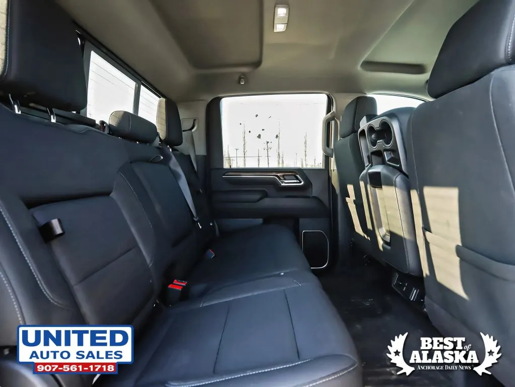 Chevrolet 3500HD photo 42