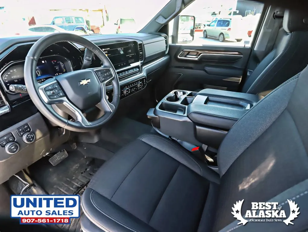 Chevrolet 3500HD photo 11
