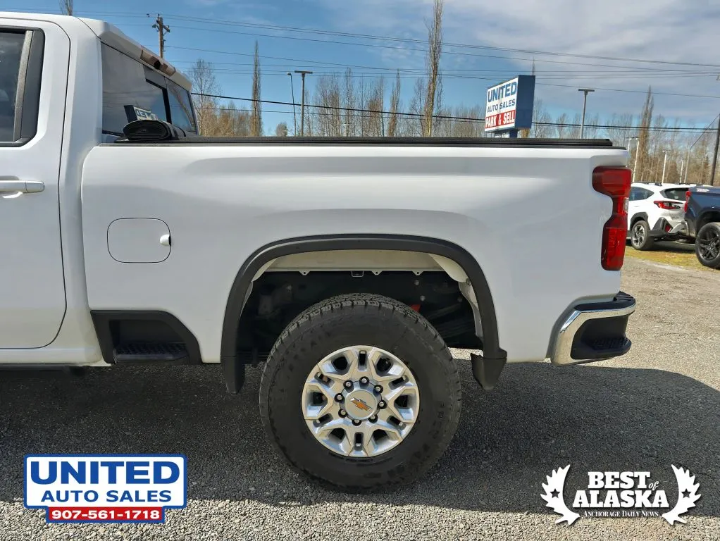 Chevrolet 3500HD photo 25