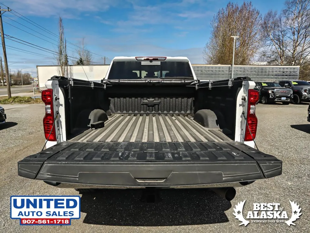 Chevrolet 3500HD photo 9