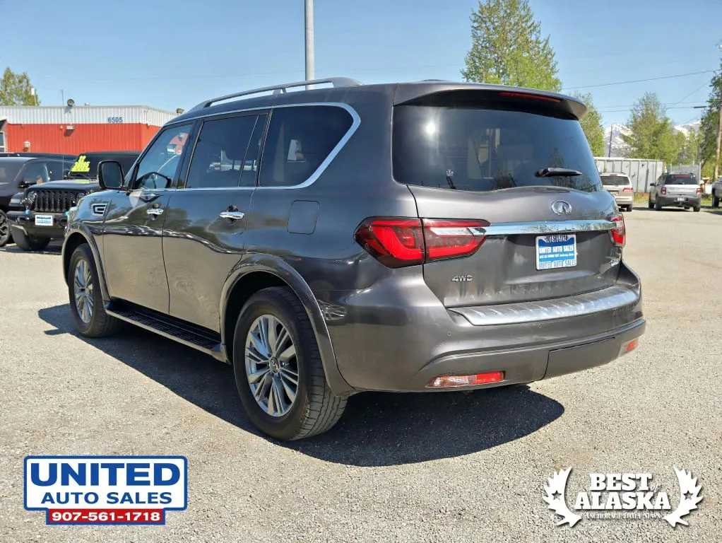 Infiniti QX80 photo 8