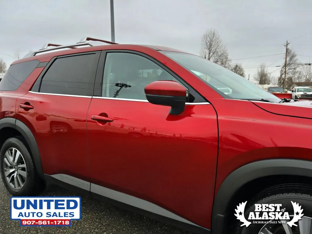Nissan Pathfinder photo 5