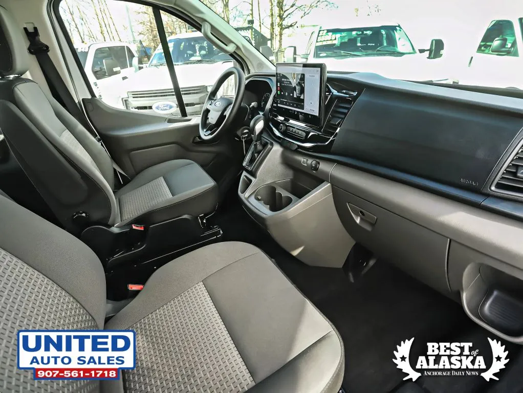 Ford Transit-350 photo 36
