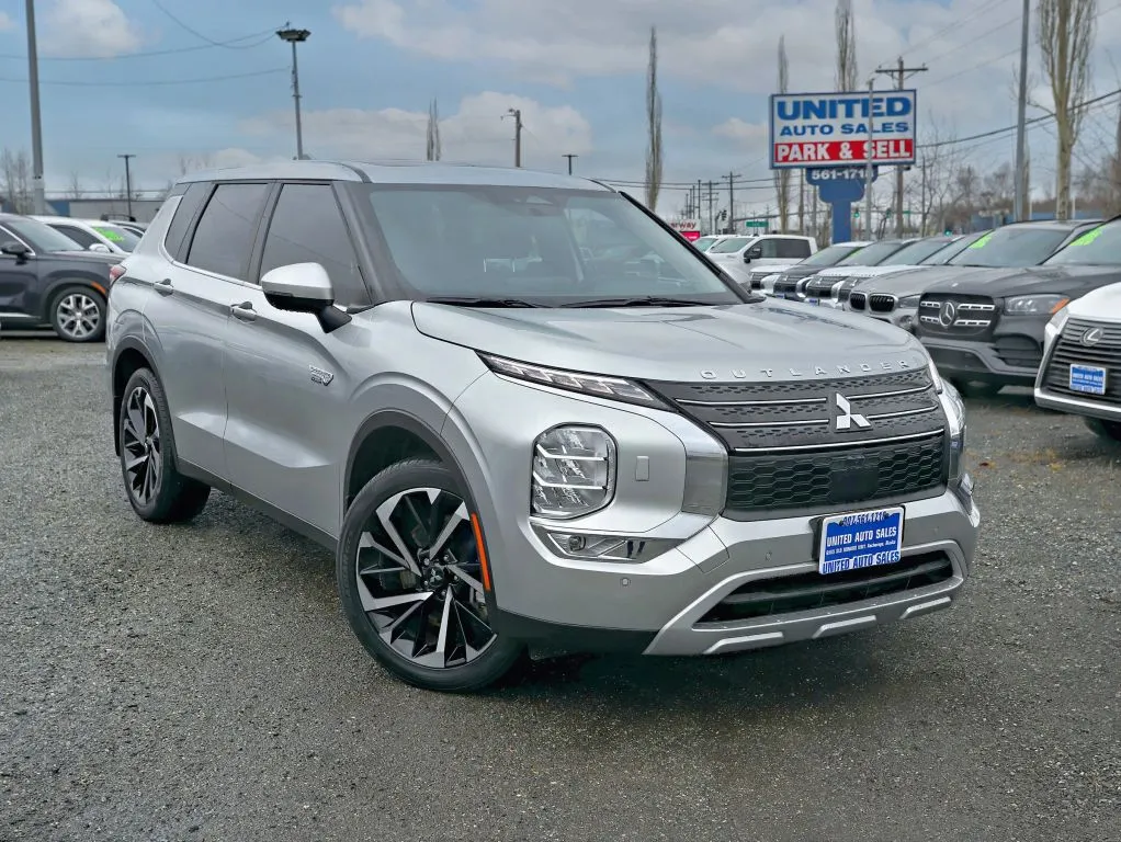 2023 Mitsubishi Outlander Plug-In Hybrid