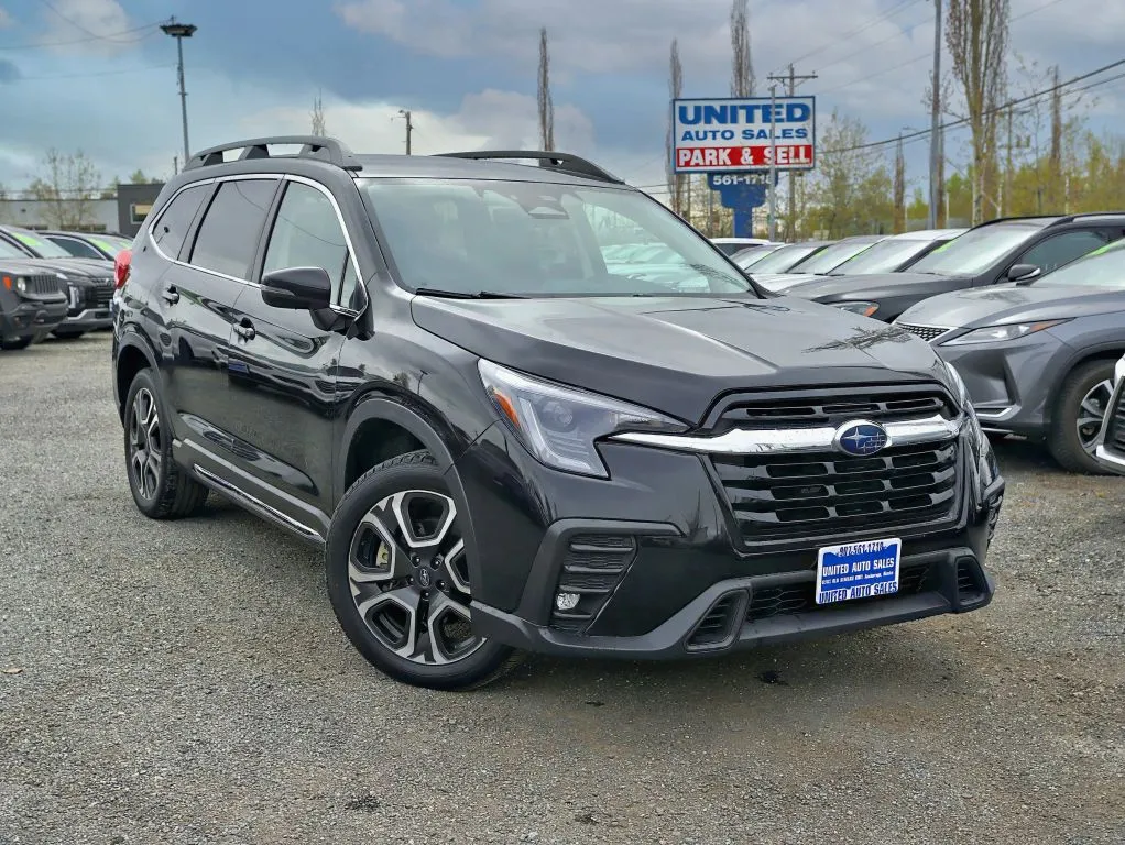 2023 Subaru Ascent Limited 7 Passenger's photo