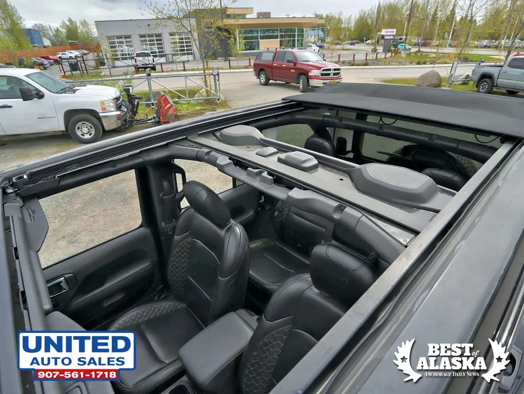 Jeep Wrangler photo 10