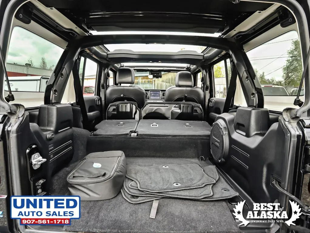 Jeep Wrangler photo 13