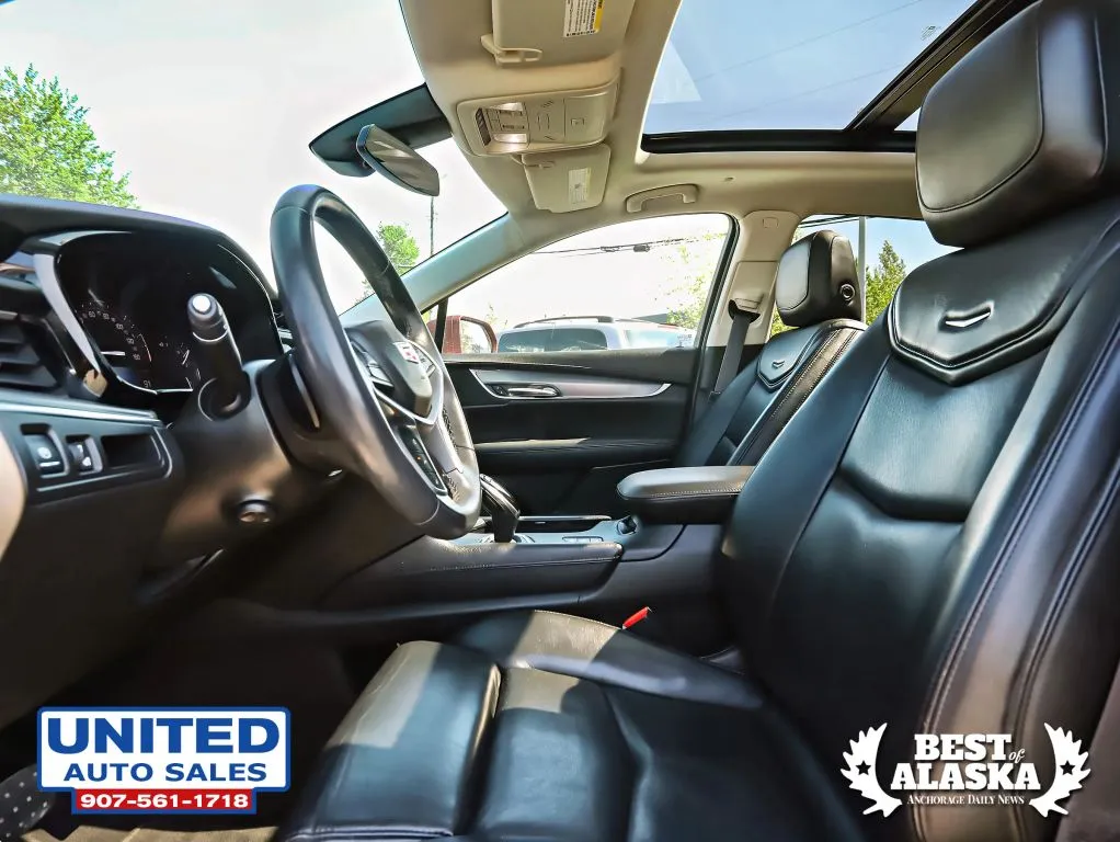 Cadillac XT5 photo 11