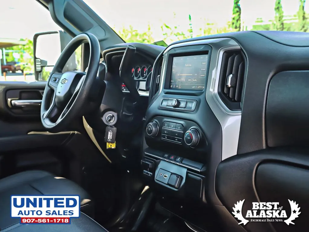 Chevrolet Silverado photo 16