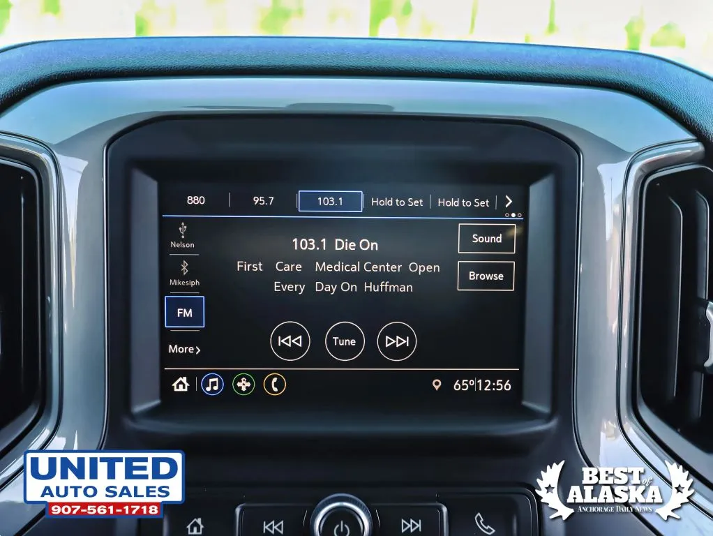 Chevrolet Silverado photo 19