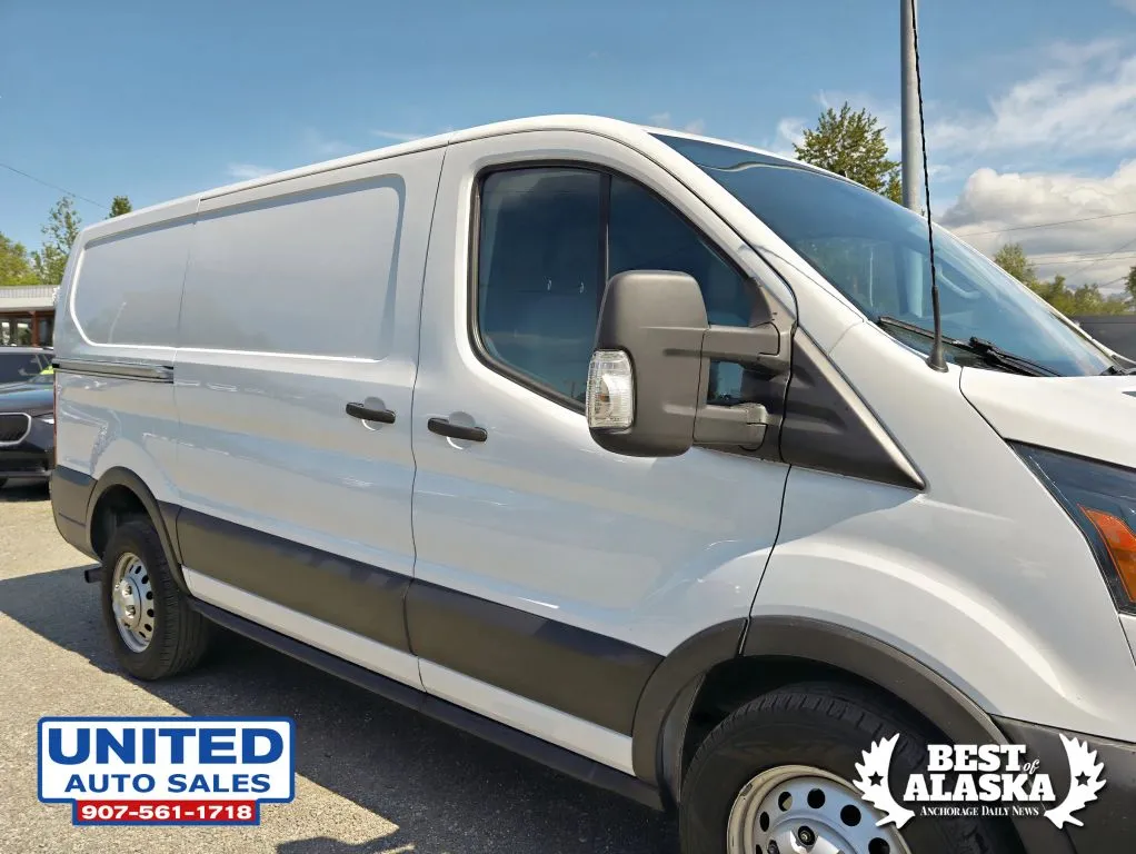 Ford Transit-250 photo 24