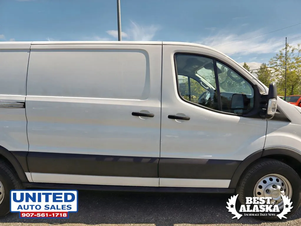 Ford Transit-250 photo 22