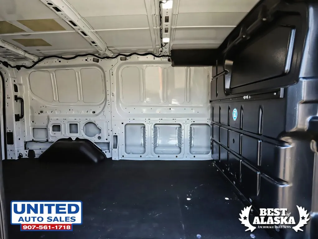 Ford Transit-250 photo 42