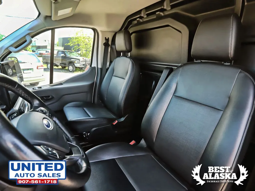 Ford Transit-250 photo 32