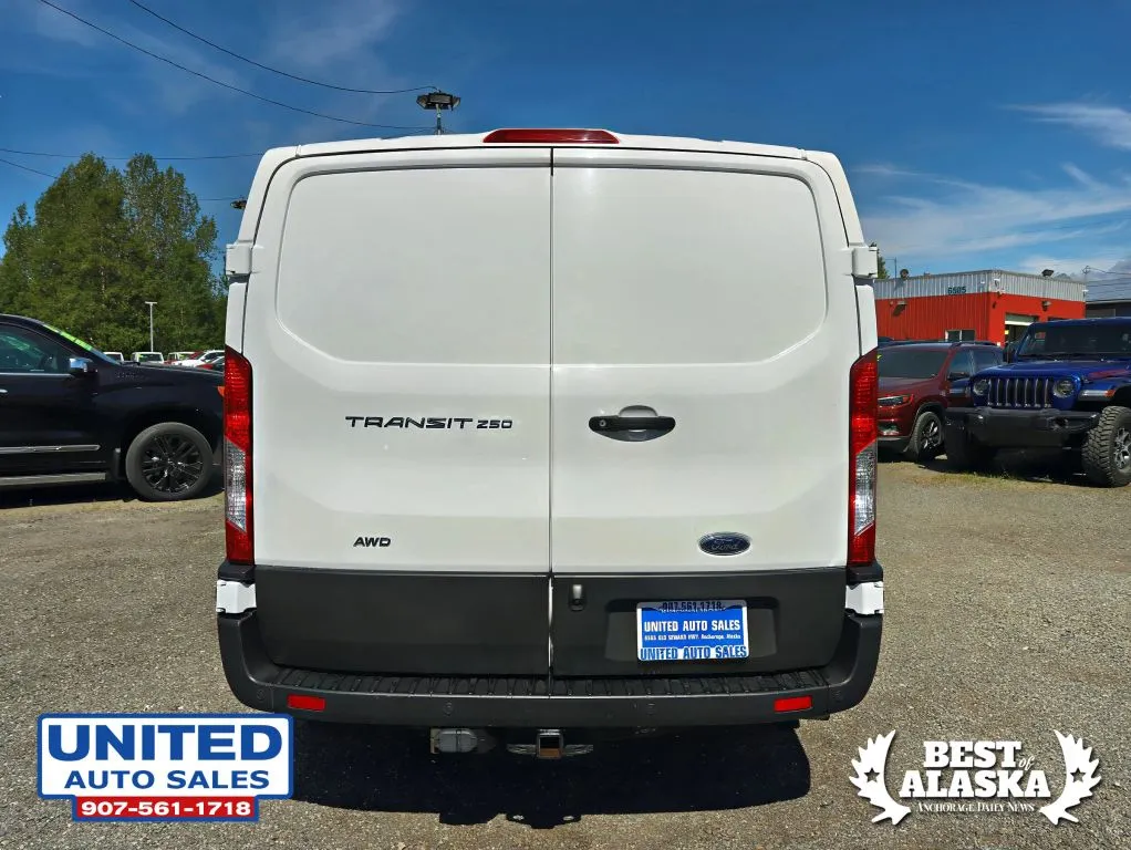 Ford Transit-250 photo 10