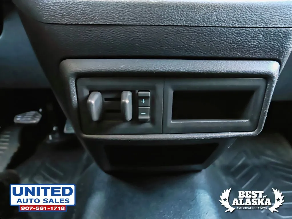 Ford Transit-250 photo 40