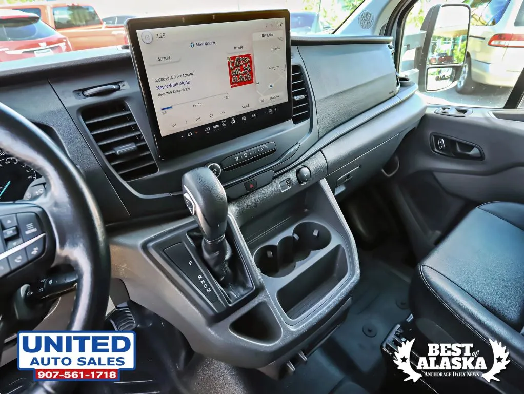 Ford Transit-250 photo 37
