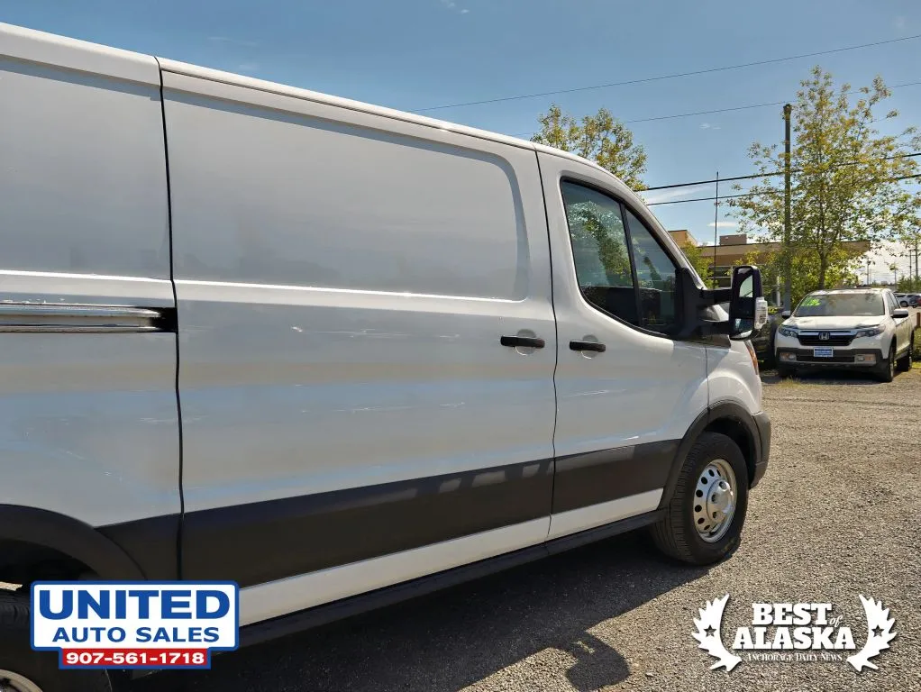 Ford Transit-250 photo 23