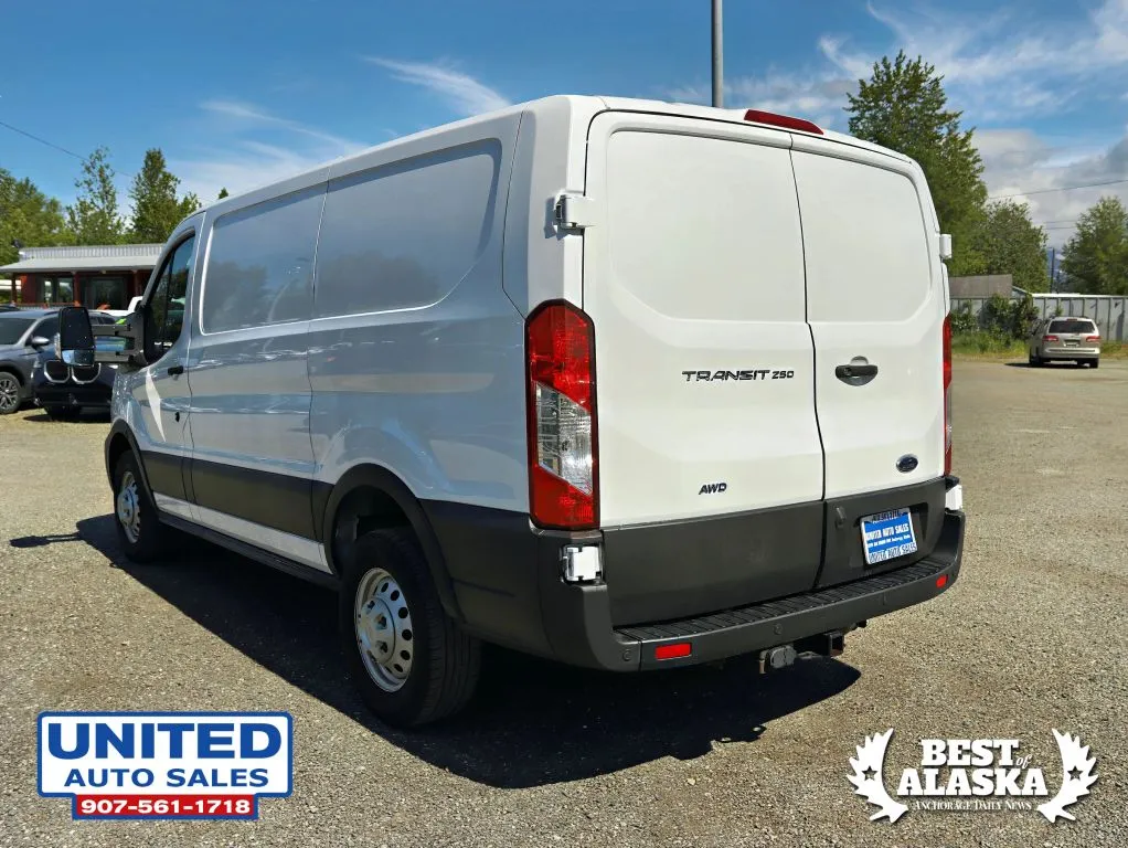 Ford Transit-250 photo 7