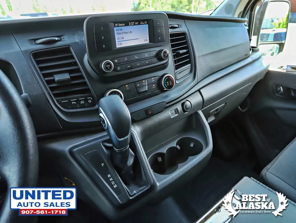 Ford Transit-250 photo 14