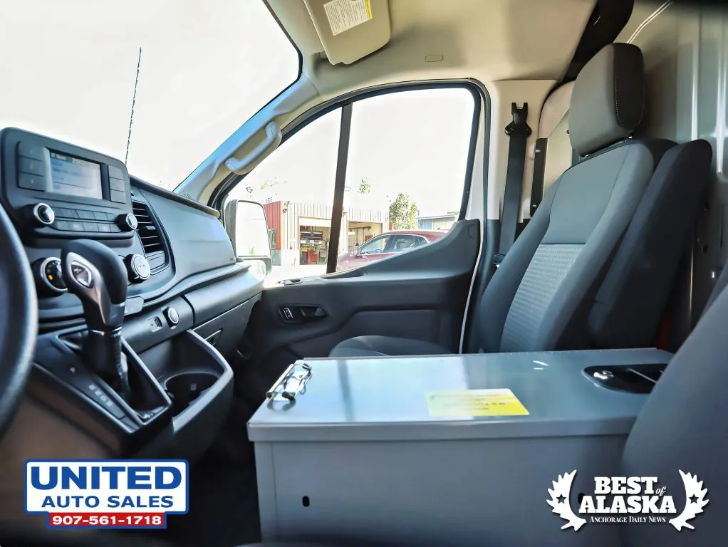 Ford Transit-250 photo 31