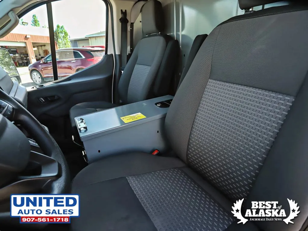 Ford Transit-250 photo 29