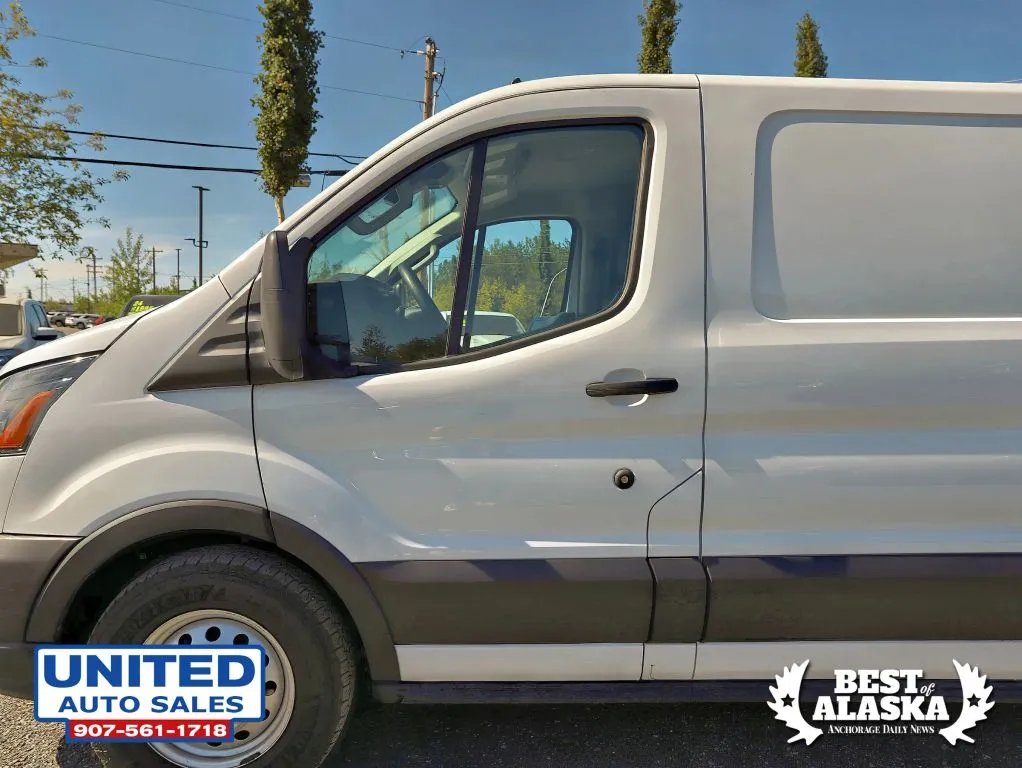 Ford Transit-250 photo 25
