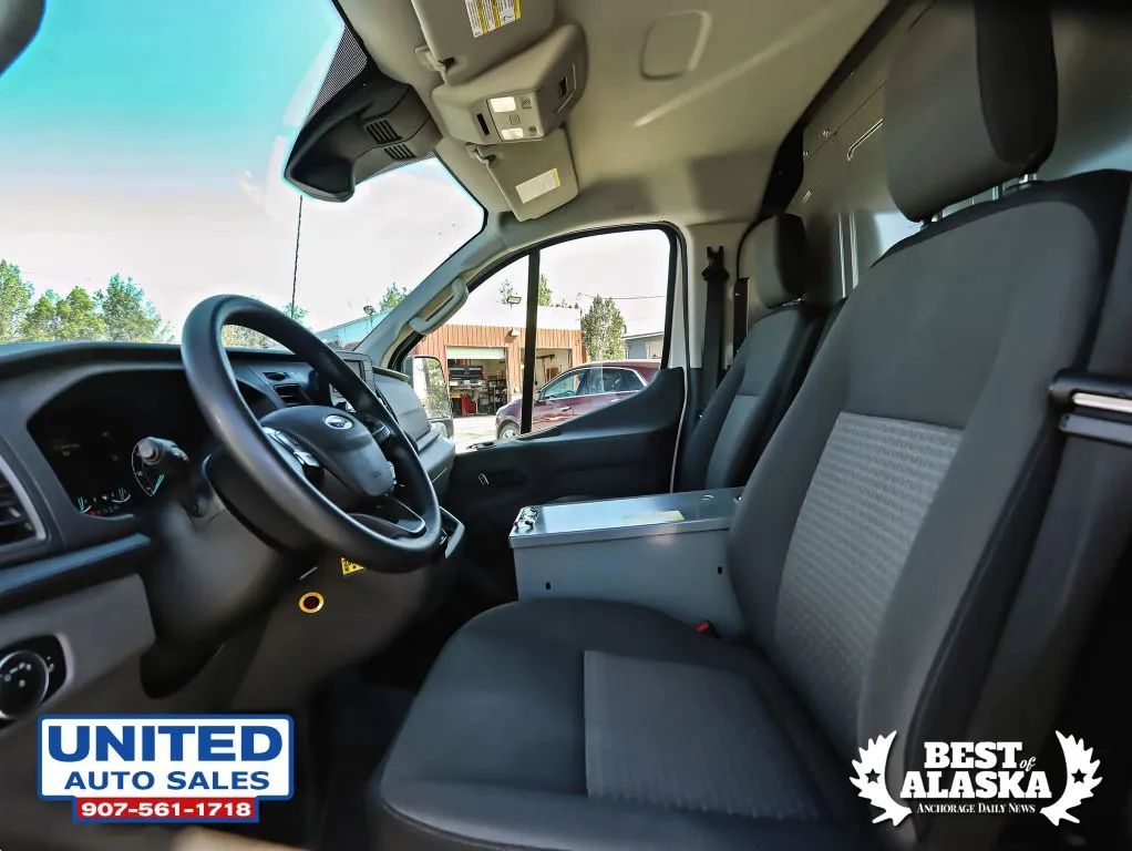 Ford Transit-250 photo 11